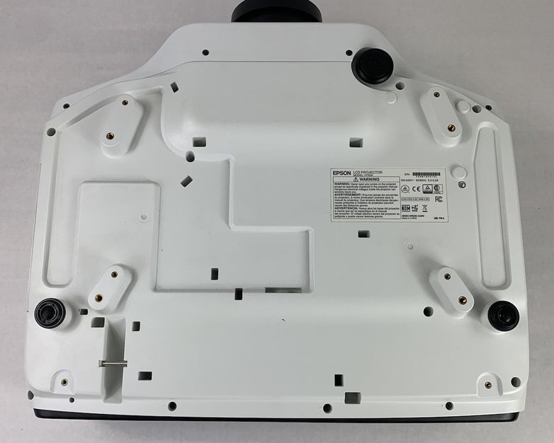Epson Pro G7400U H762A LCD Projector - Parts or Repair