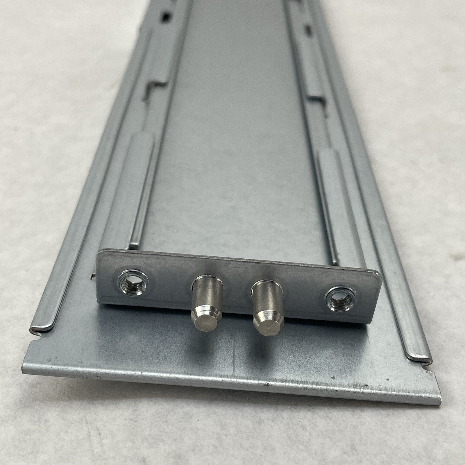 EMC 042-008-326 VNXE3200 Rack Mount Rail4