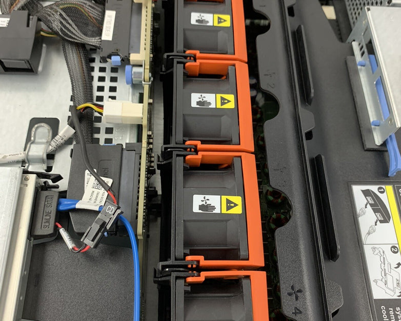 Dell PowerEdge 2970 2x Opteron 2386 2.5 GHz 32 GB RAM No OS No HDD