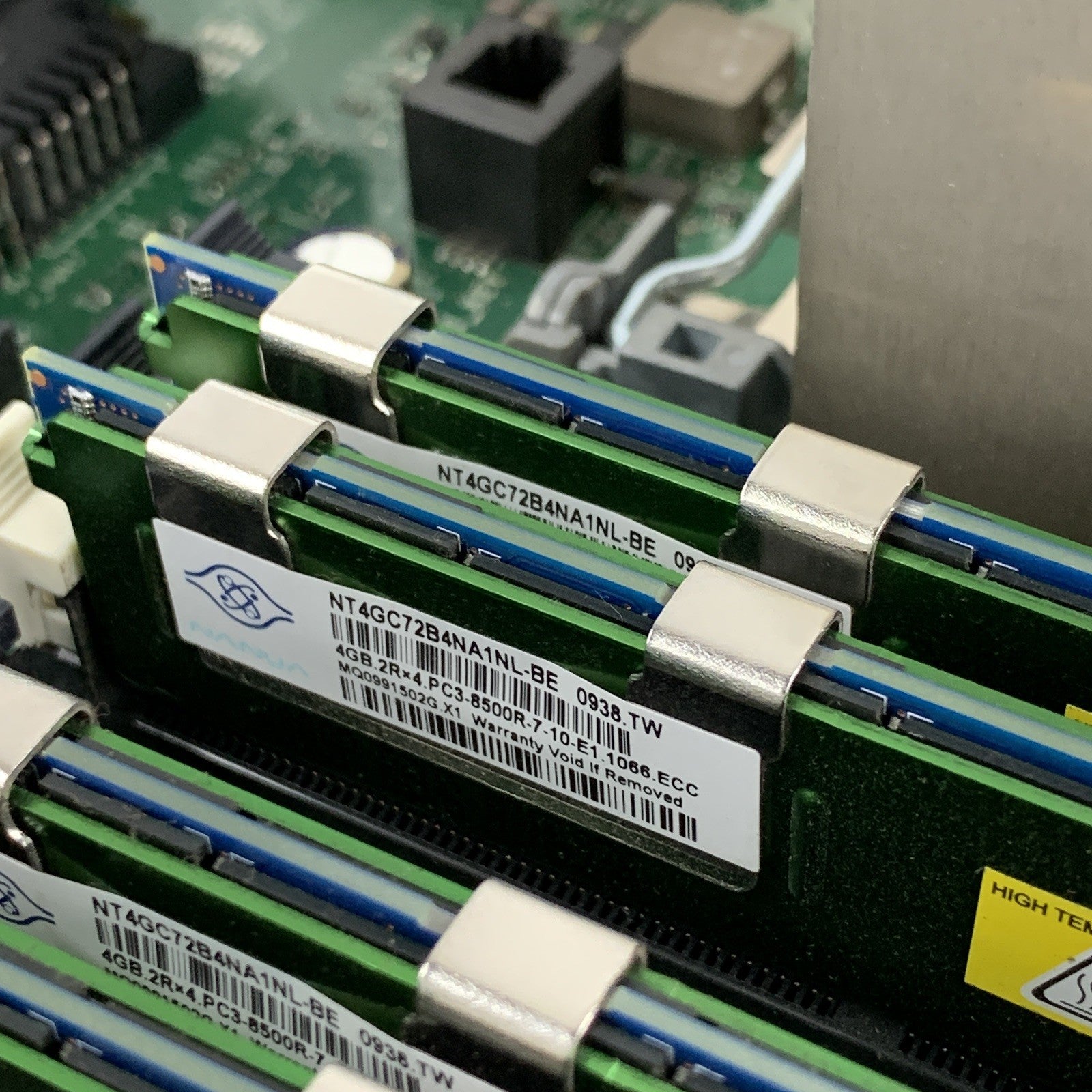 Dell PowerEdge R710 x1 Intel Xeon E5504 2.00 GHz 24 GB RAM No HDD No OS No CD