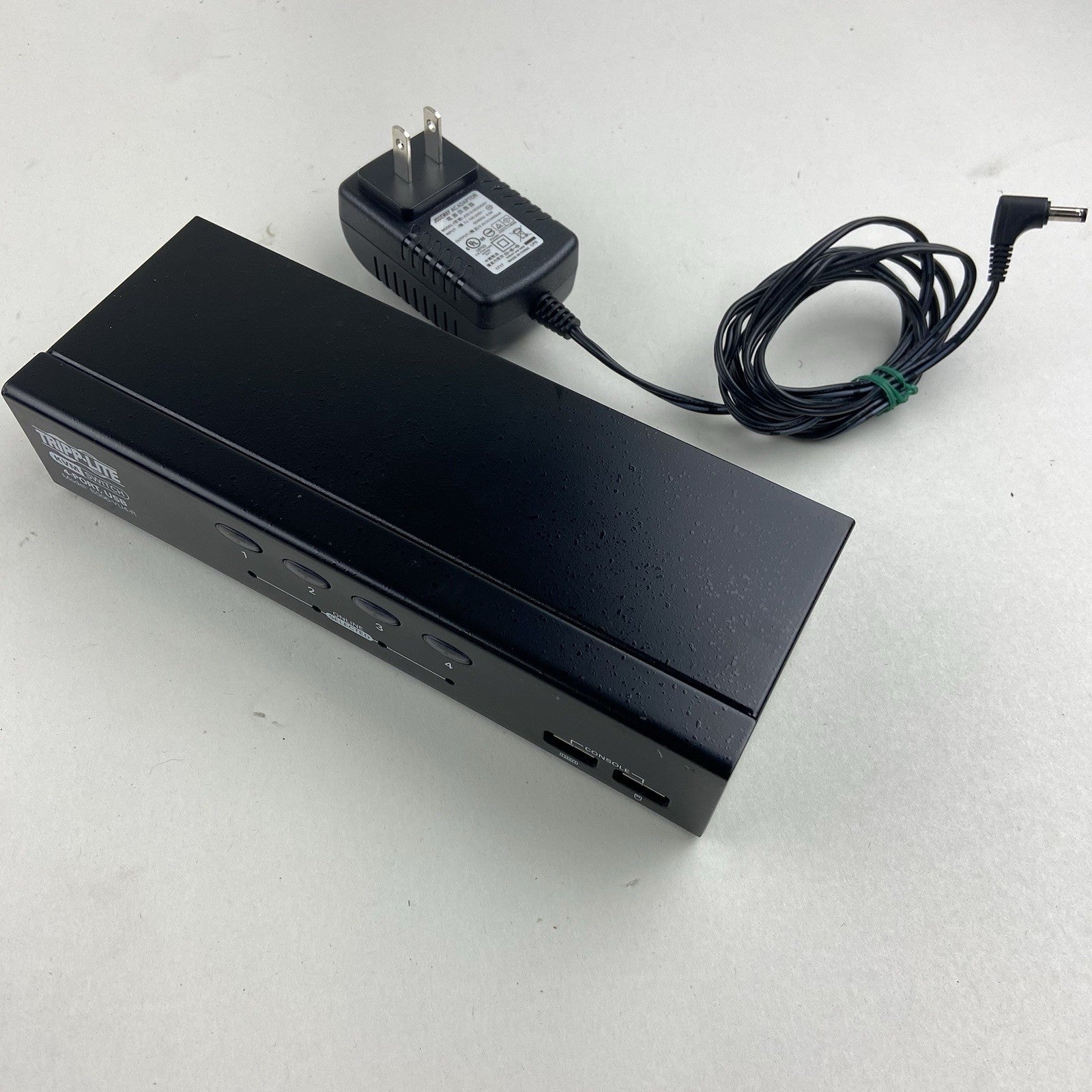 Tripp-Lite B006-VU4-R 4Port USB KVM Switch0