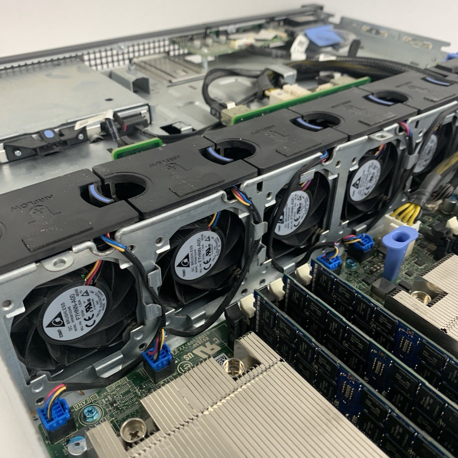 Dell PowerEdge R520 2U Server 2x Xeon E5-2440 2.4 GHz 96 GB RAM No OS No HDD11