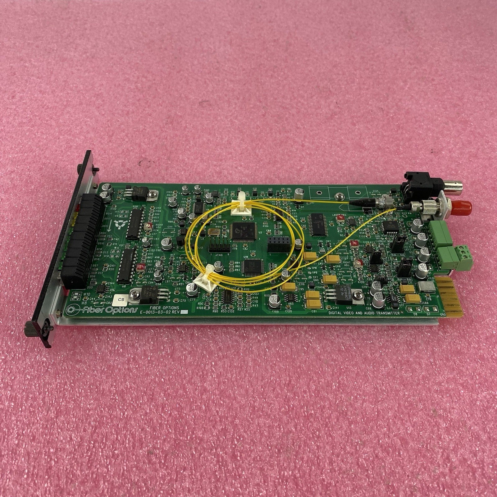 GE Security Fiber Options B7742AVT-RST Digital Audio/Video Transmitter