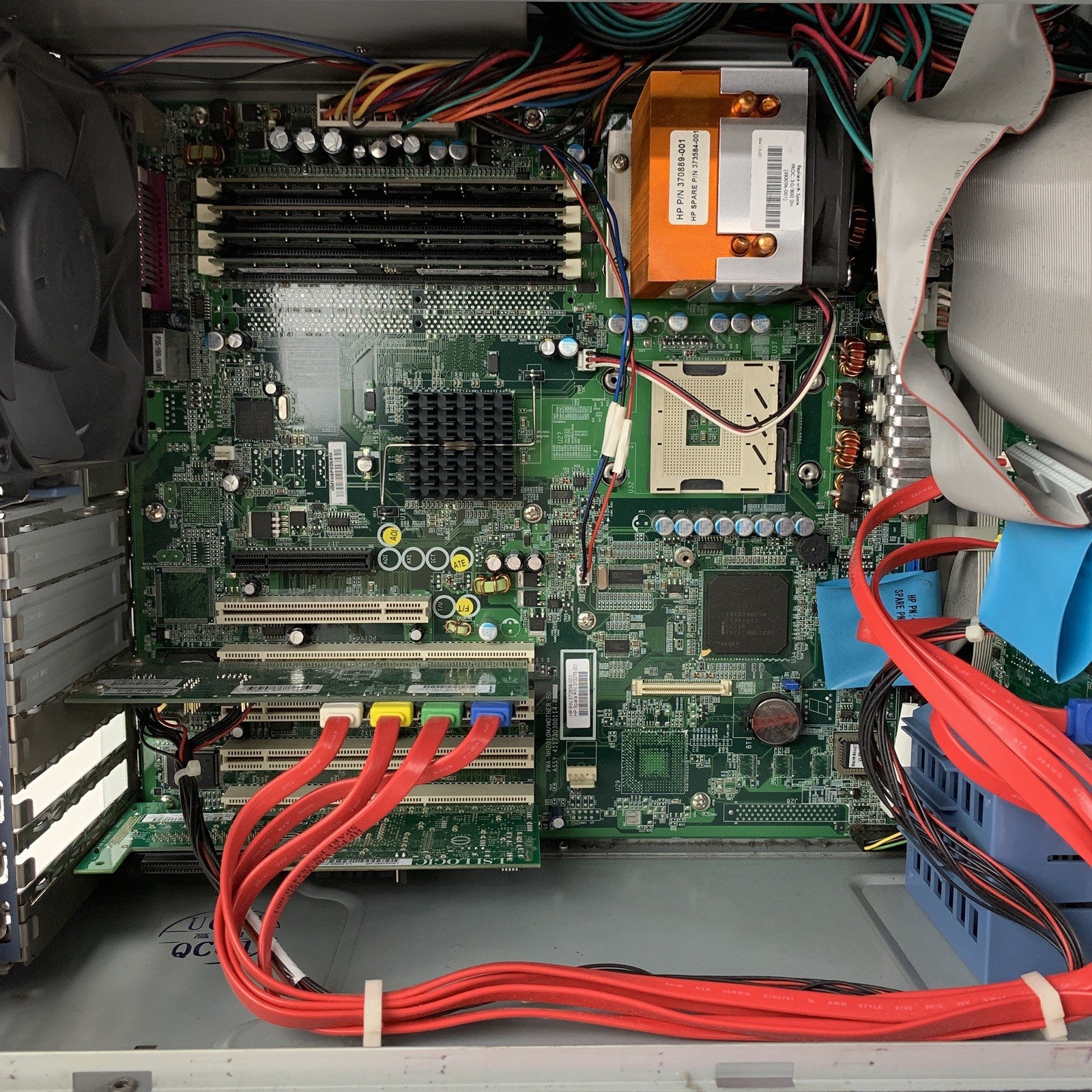 HP Proliant ML150 G2 Tower Server 1x Xeon 3.0 GHz 3 GB Ram No OS No HDD