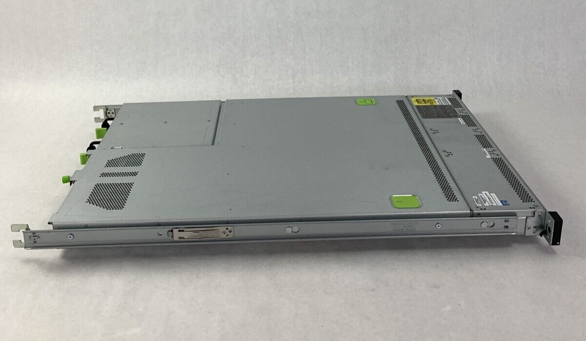 Cisco UCSC-C220-M3S V01 Xeon E5-2609 2.40 GHz  32 GB RAM No OS No HDD