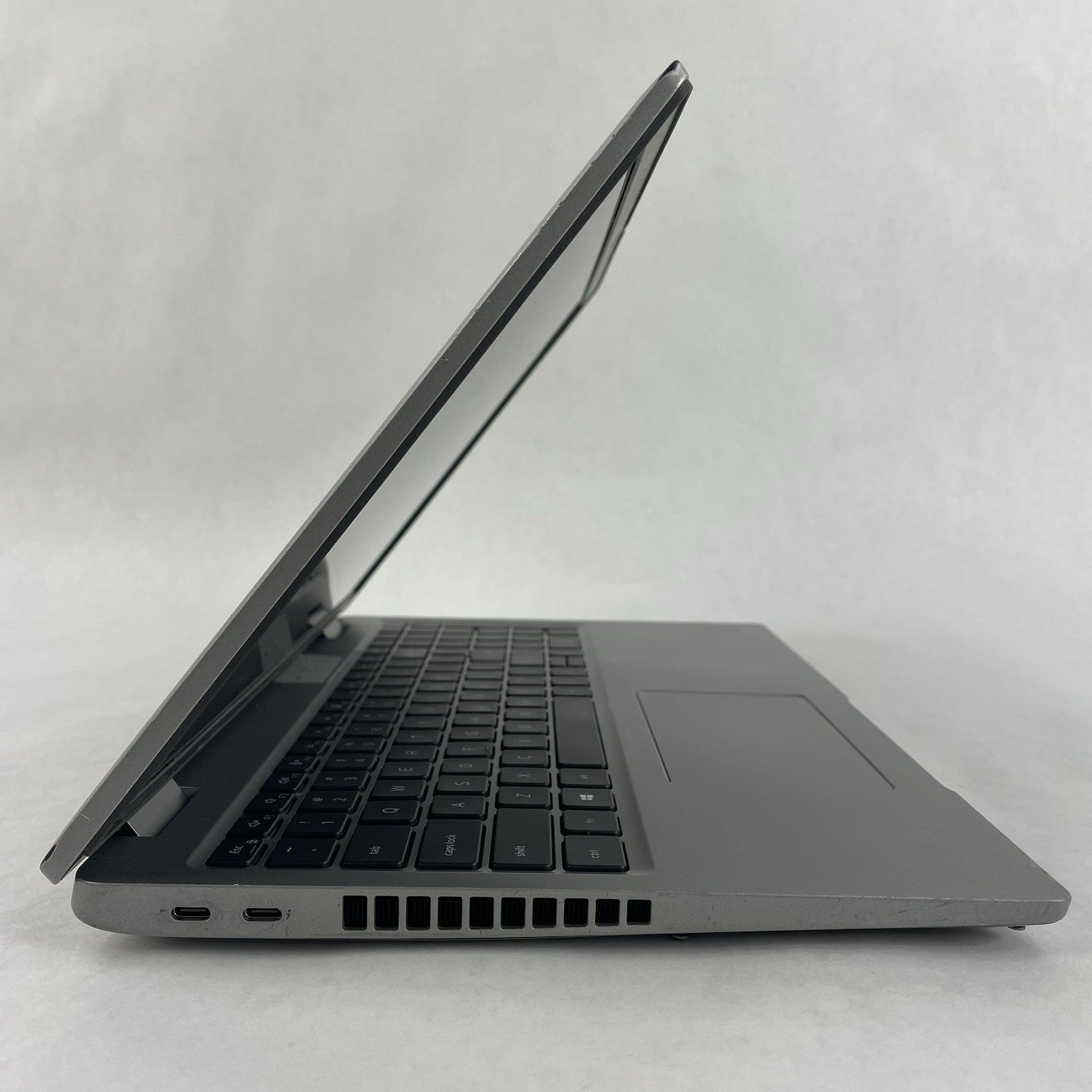 Dell Latitude 5520 15.6" i5-1135G7 2.40GHz 8GB RAM No SSD/OS/AC/Batt - Scratched7