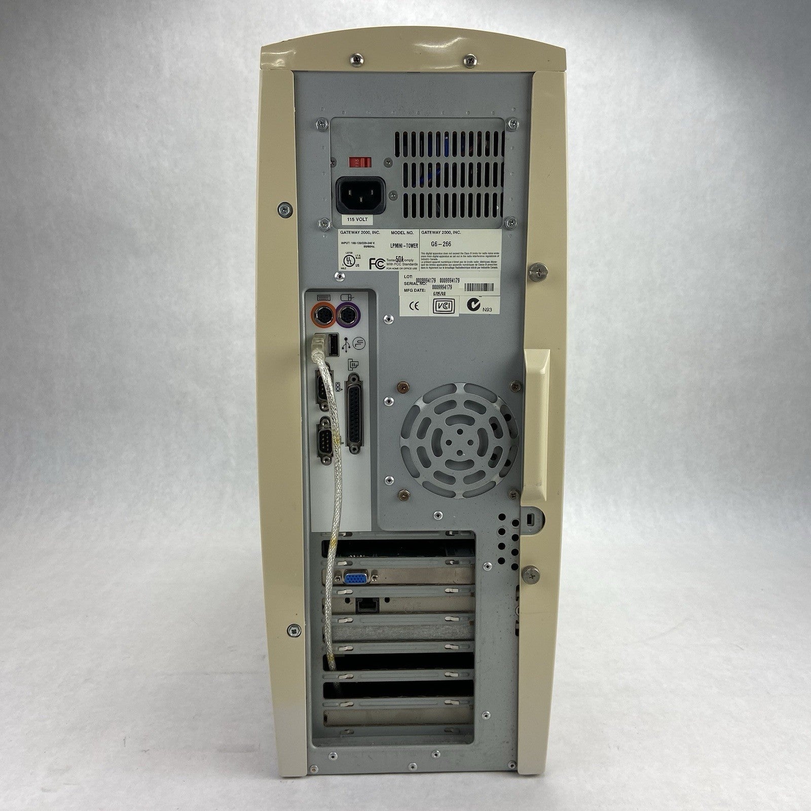 Gateway 2000 E3110 MT Intel Pentium II 266MHz 512MB RAM No HDD No OS GB00104