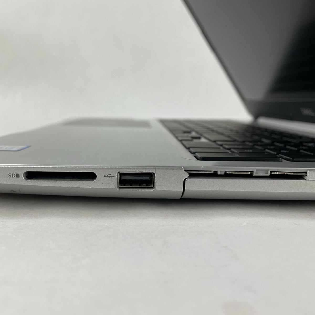 Dell Inspiron 5570 15.6" i5-8250U 1.60 GHz 4 GB RAM No SSD/OS/AC/Batt - READ10