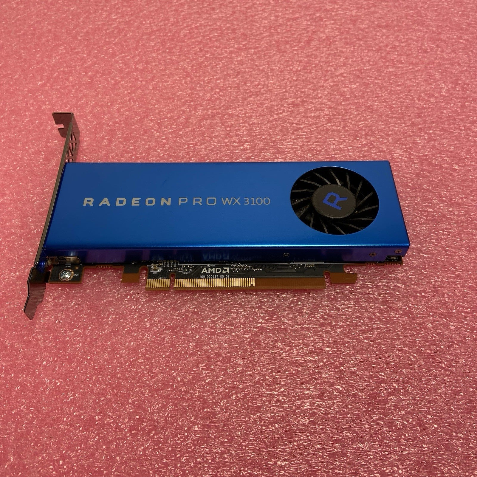 Radeon Pro WX 3100 PCIe x16 4GB GDDR5 Full Height Graphics Card 190-D09187-00_024