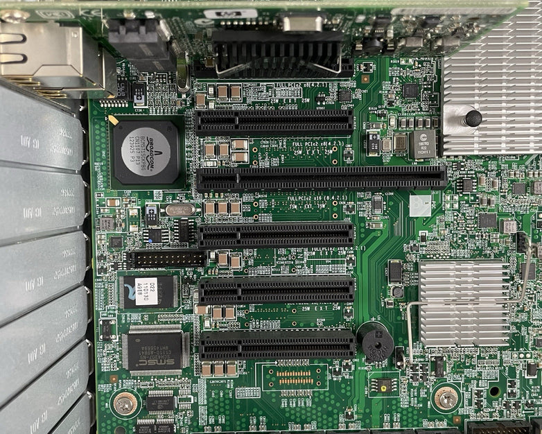 HP Prolient ML350 G6 1x Xeon E5606 2.13 GHz 32 GB RAM No HDD/GPU