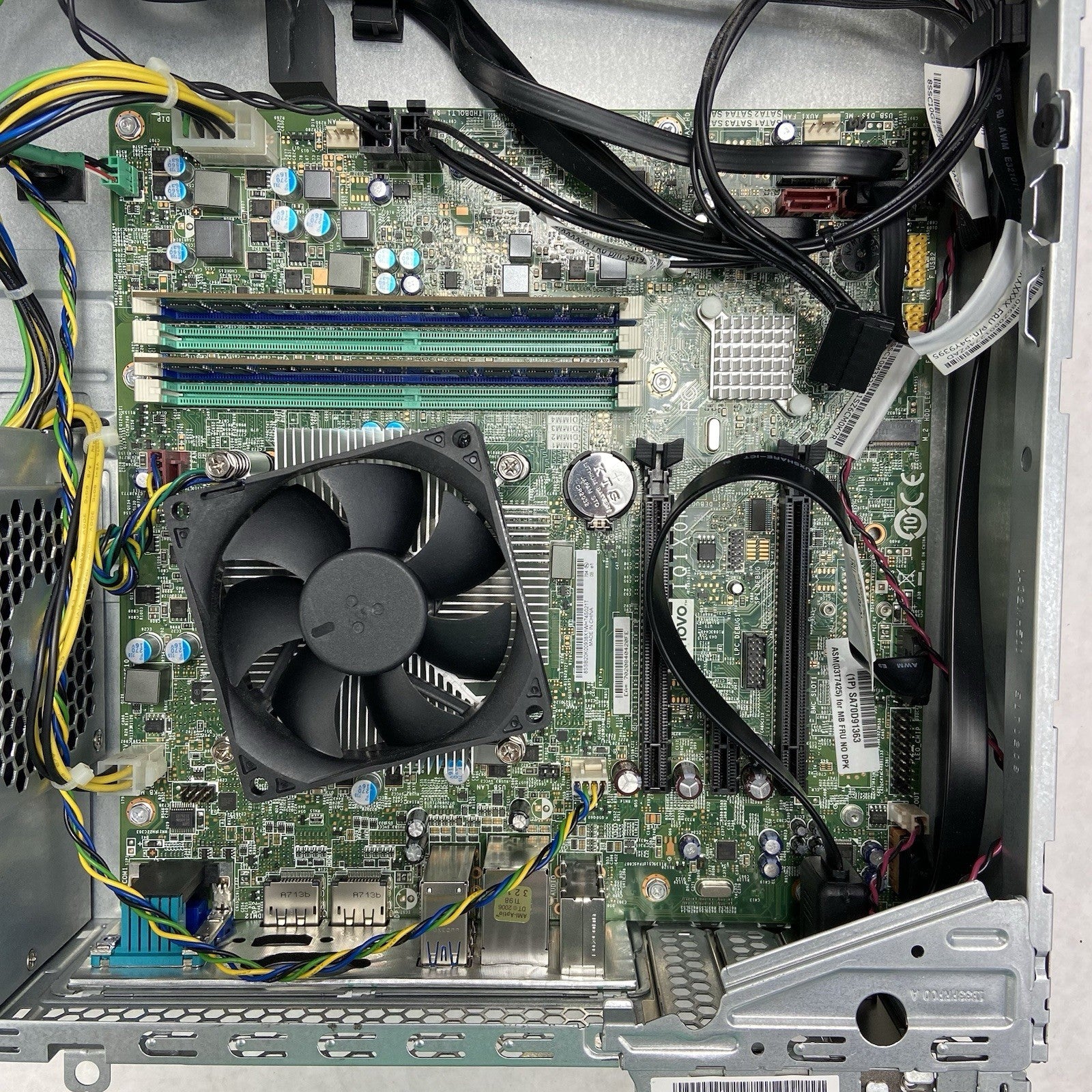 Lenovo ThinkCentre M900 SFF Intel Core i5-6500 3.2GHz 8GB RAM No HDD No OS11