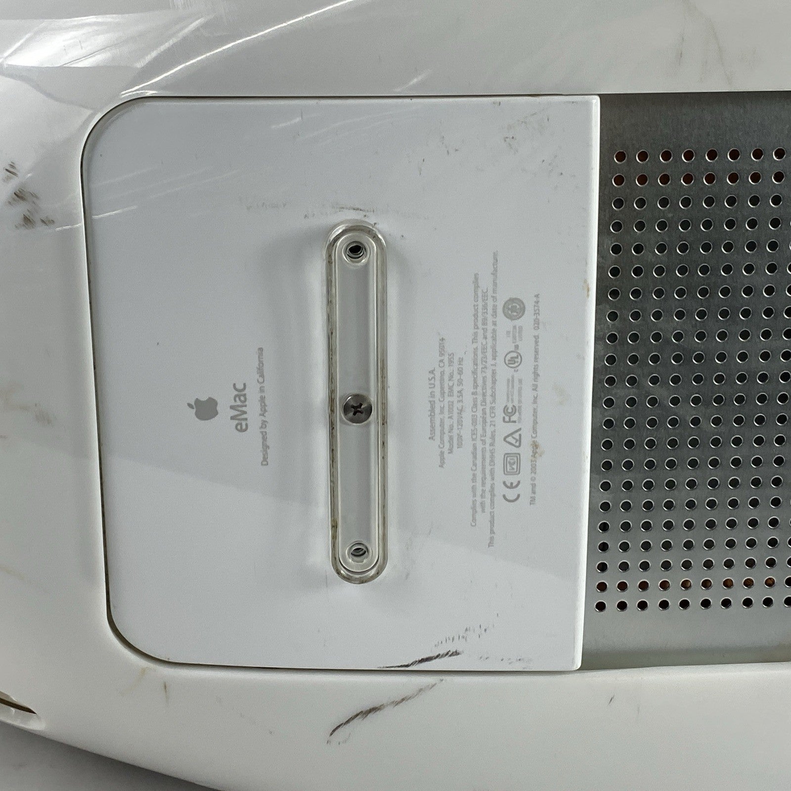 Apple A1002 eMac G4 2003 PowerPC 7445 G4 1.0GHz __GB RAM No HDD No OS