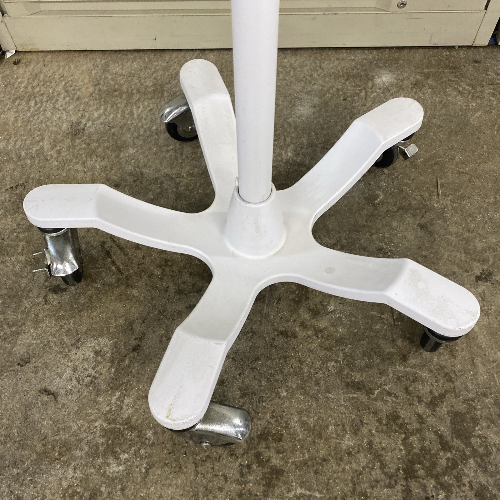 Welch Allyn 4800-60 Mobile Stand Rolling Cart for Vital Signs Monitor 6000Series7