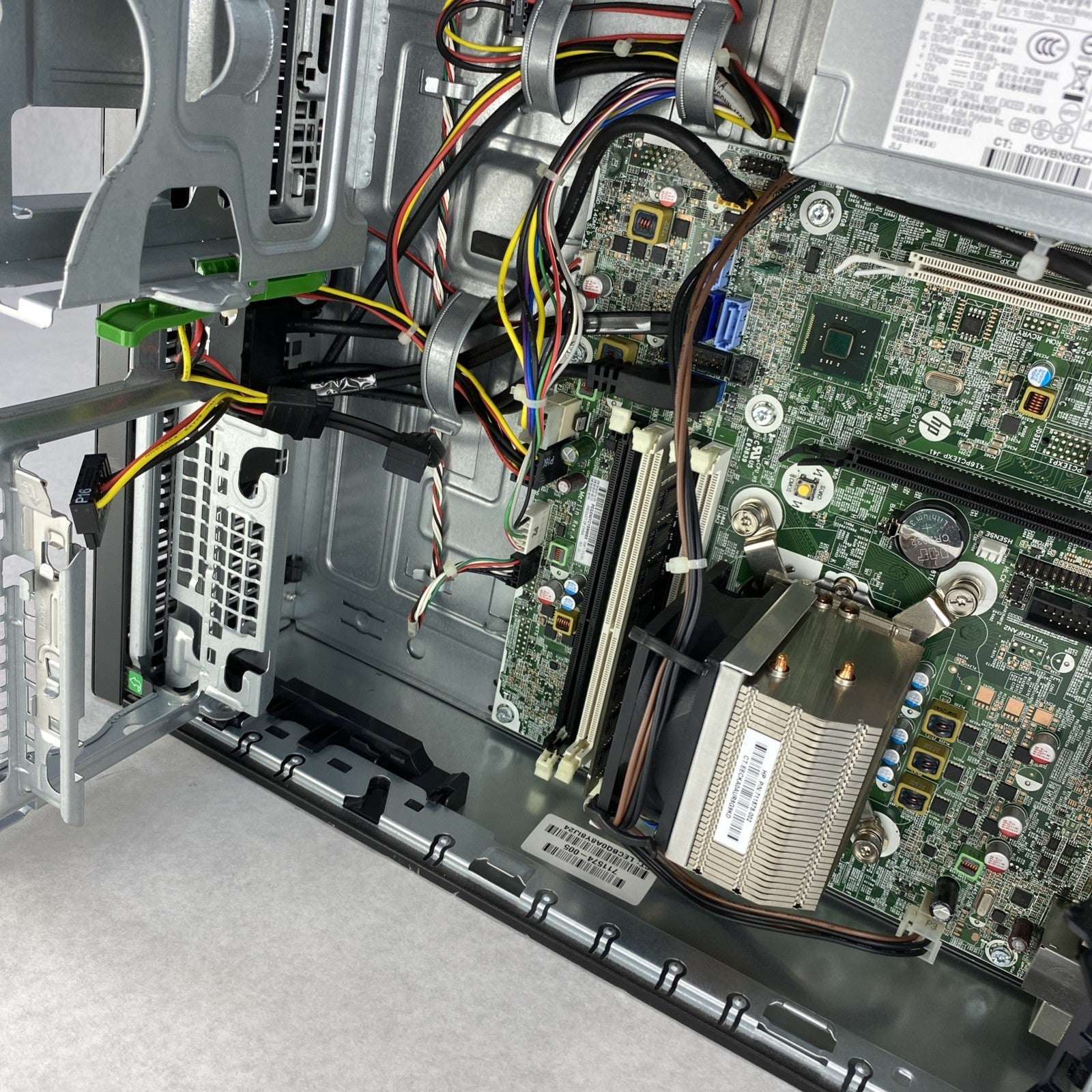 HP EliteDesk 800 G1 SFF Intel Core i5-4590 3.30GHz 1x8GB RAM No HDD No OS