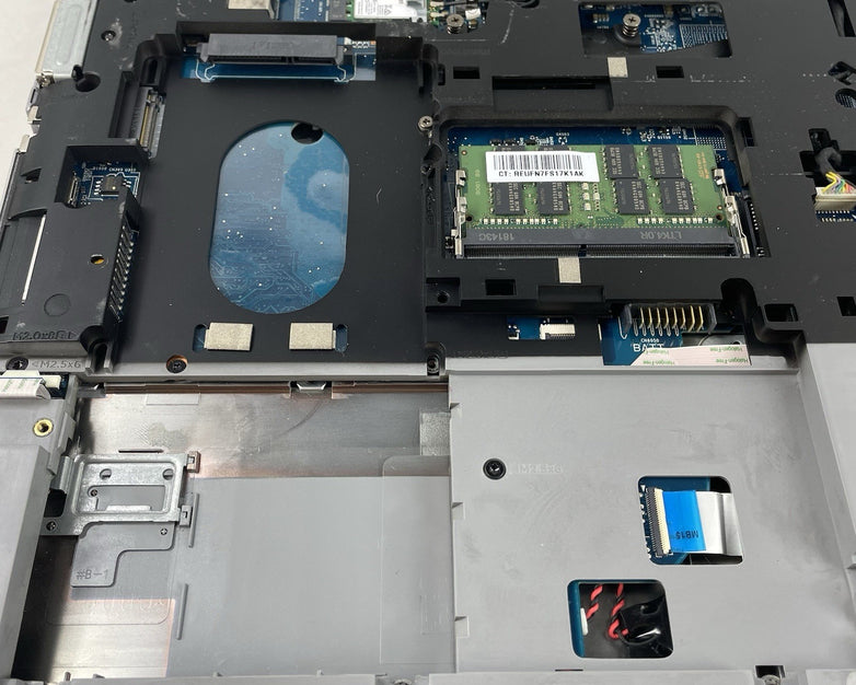 HP ProBook 650 G2 15.6" i5-6200U 2.30GHz 8GB RAM No SSD/OS/AC/Batt - Bad Corner