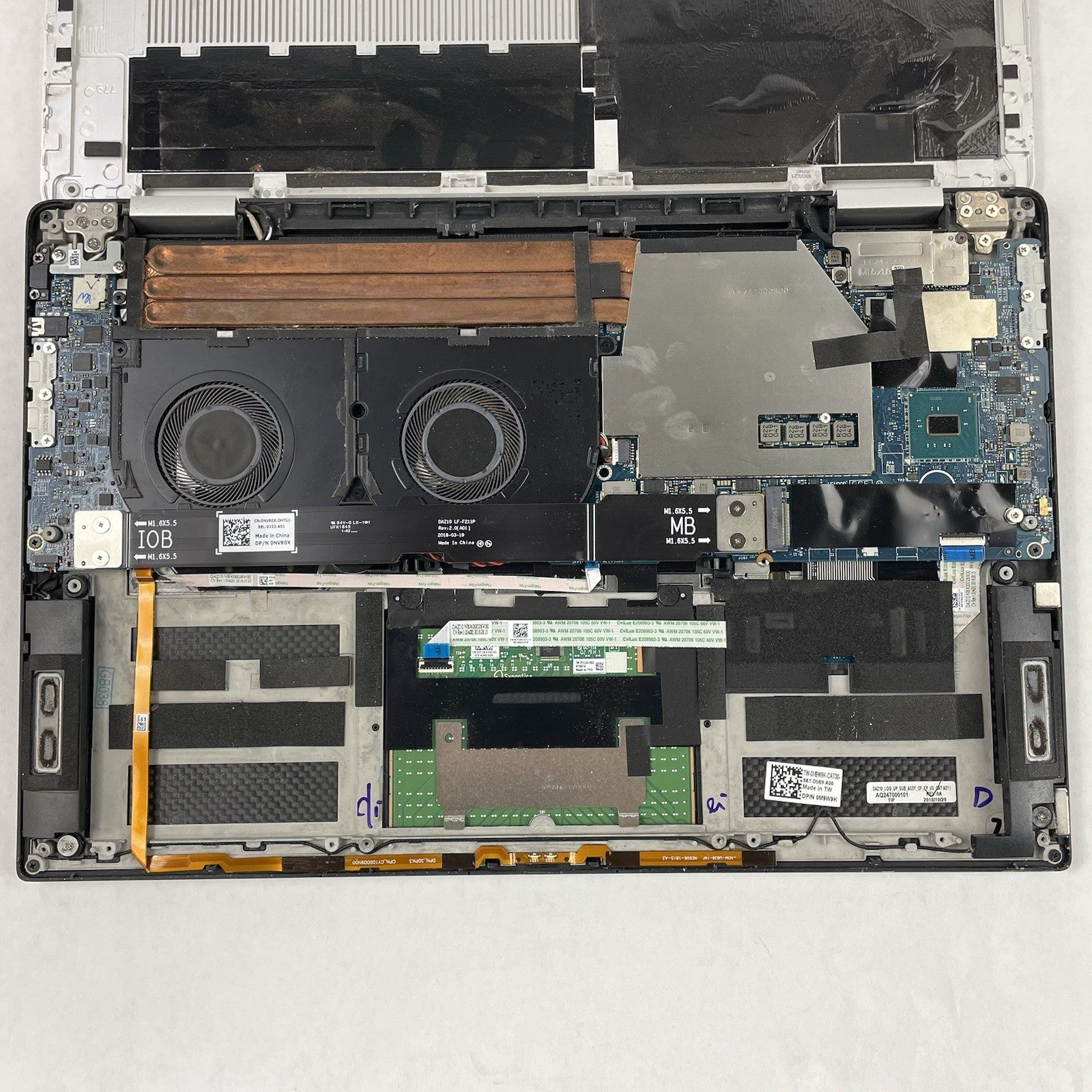 Dell XPS 15 9575 15.6" i5-8305G 2.80 GHz 8 GB RAM No SSD/OS/AC17