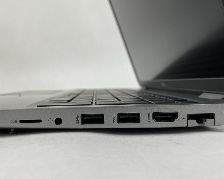 Dell Latitude 5520 15.6" i5-1135G7 2.40GHz 8GB RAM No SSD/OS/AC/Batt - Bad Port