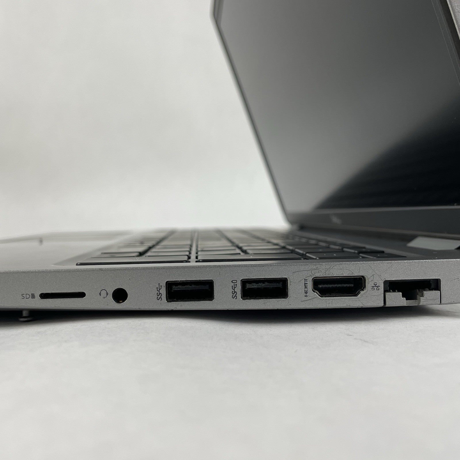 Dell Latitude 5520 15.6" i5-1135G7 2.40GHz 8GB RAM No SSD/OS/AC/Batt - Bad Port7