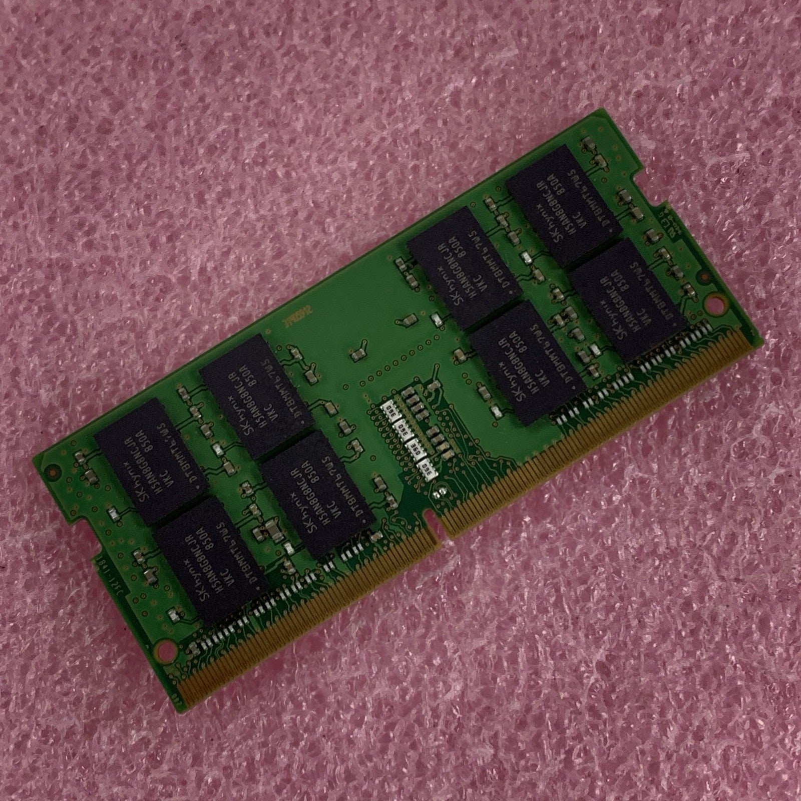 SK Hynix HMA82GS6CJR8N-VK 16 GB 2RX8 PC4-2666V-SE1-11  SODIMM Laptop Memory Ram4
