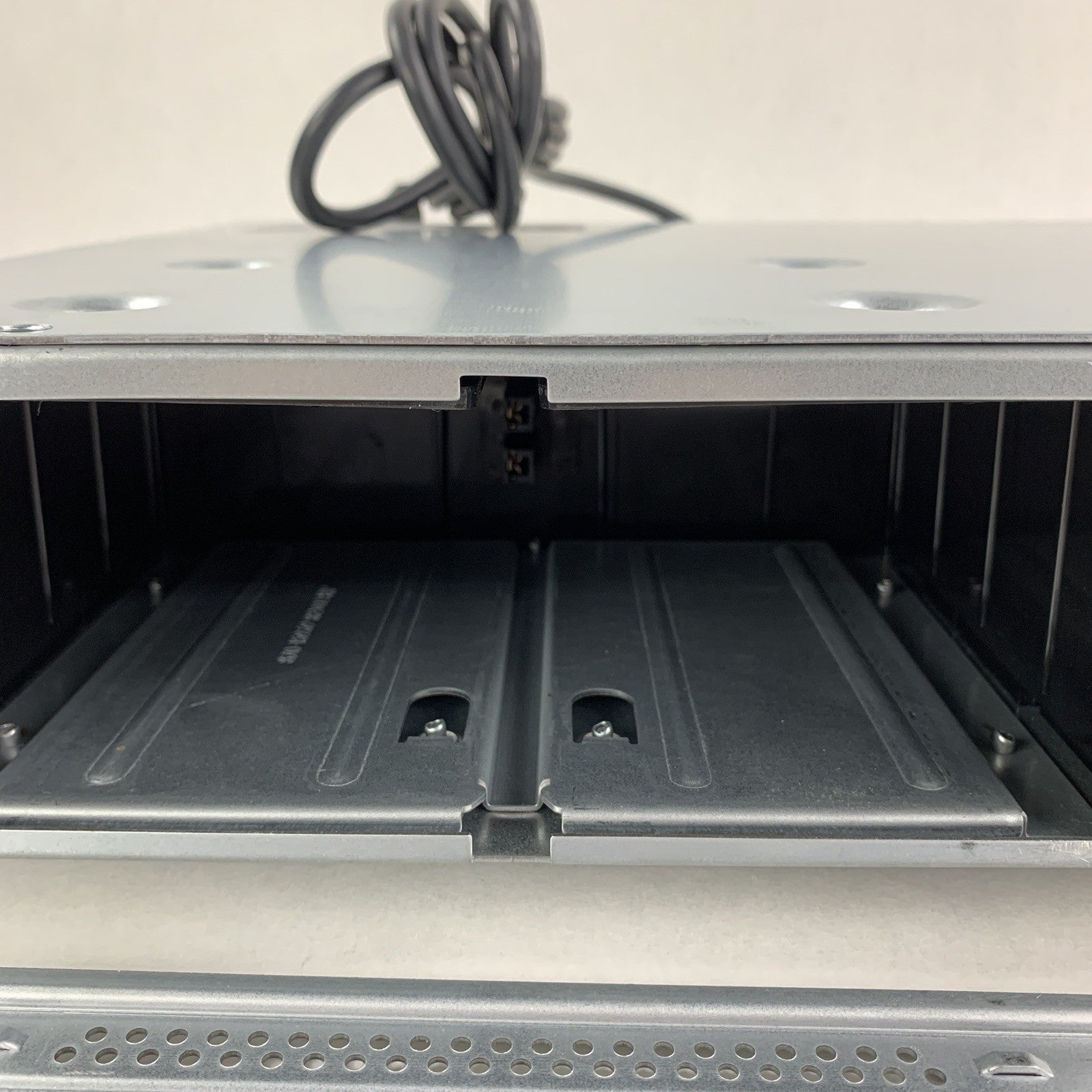 APC SMT750RM2U Line Interactive Rackmount Smart-UPS  No Battery Tested