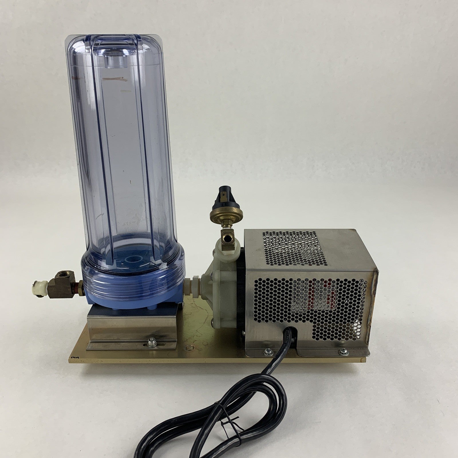 March MFG MDXT Centrifugal Magnetic Pump 1300/1550 RPM 50/60Hz SAE w/ Vessel