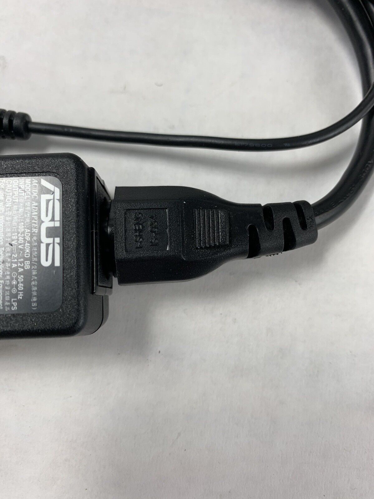 Lot of 30 Asus ADP-40KD BB AC Adapter  40W 19V 2.1A Tip 4.0mm