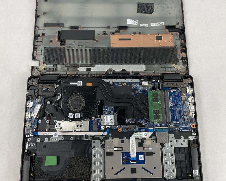 Dell Latitude 3520 15.6" i5-1135G7 2.40GHz 8GB RAM No SSD/OS/AC-Bad Heat Sensors