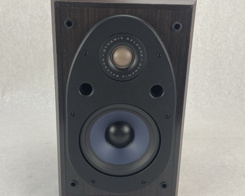 Single Polk Audio RTi28 Speaker w/ Wall Mount