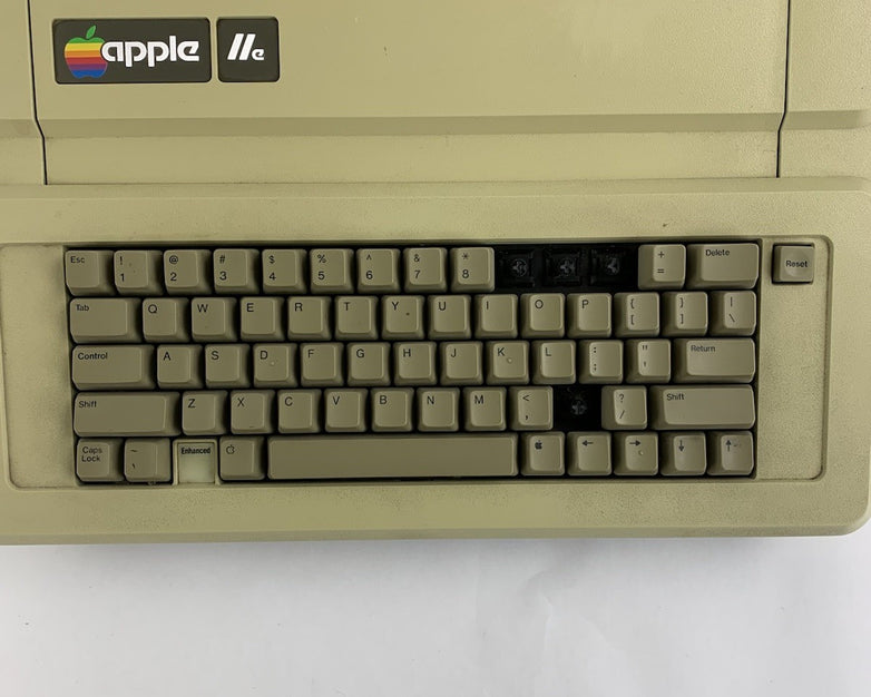 Apple IIe A2S2064 Vintage Personal Computer - Tested Missing Keys