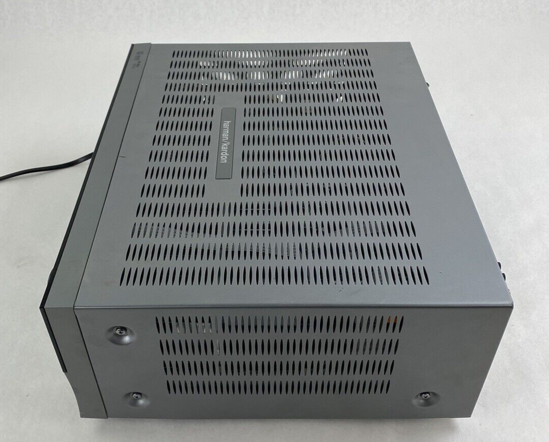 For Parts or Repair Harman Kardon AVR 145 AV Surround Receiver No Remote