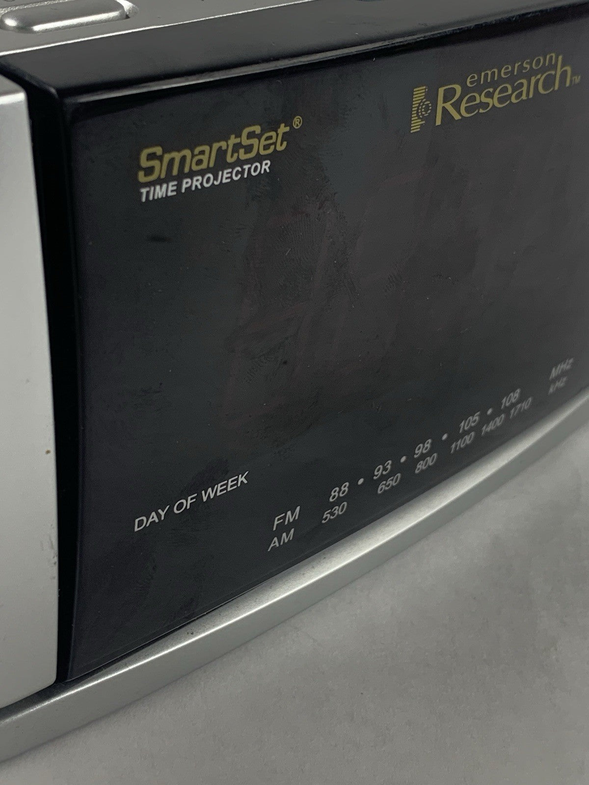 Emerson Research SmartSet CKS3516 Time Projector Alarm Clock Radio8