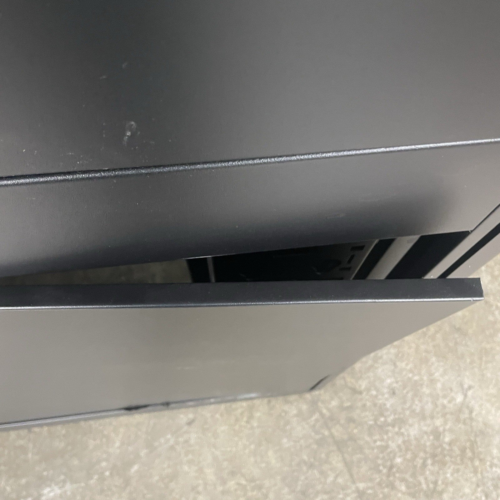 APC E242296 NetShelter SX 42U Server Rack 19" Enclosure Cabinet No Key