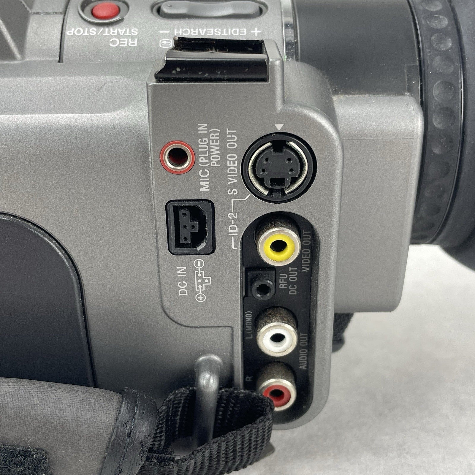 Sony DCR-VX700 MiniDV Digital Handycam Camcorder Untested For Parts8