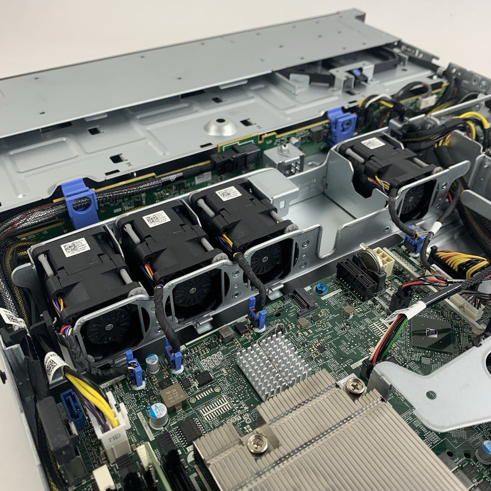 Dell PowerEdge R340 1U Server 1x Xeon E-2144G 3.6 GHz 16 GB No OS No HDD13