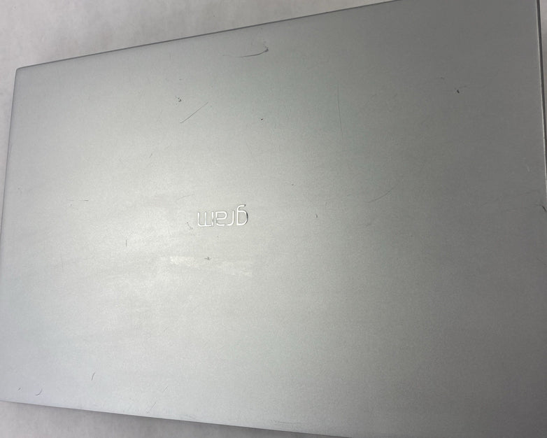 LG Gram 17Z90P-N.APS5U1 Intel Core i7-1165G7 2.80 GHz 16 GB RAM 17" No SSD No OS