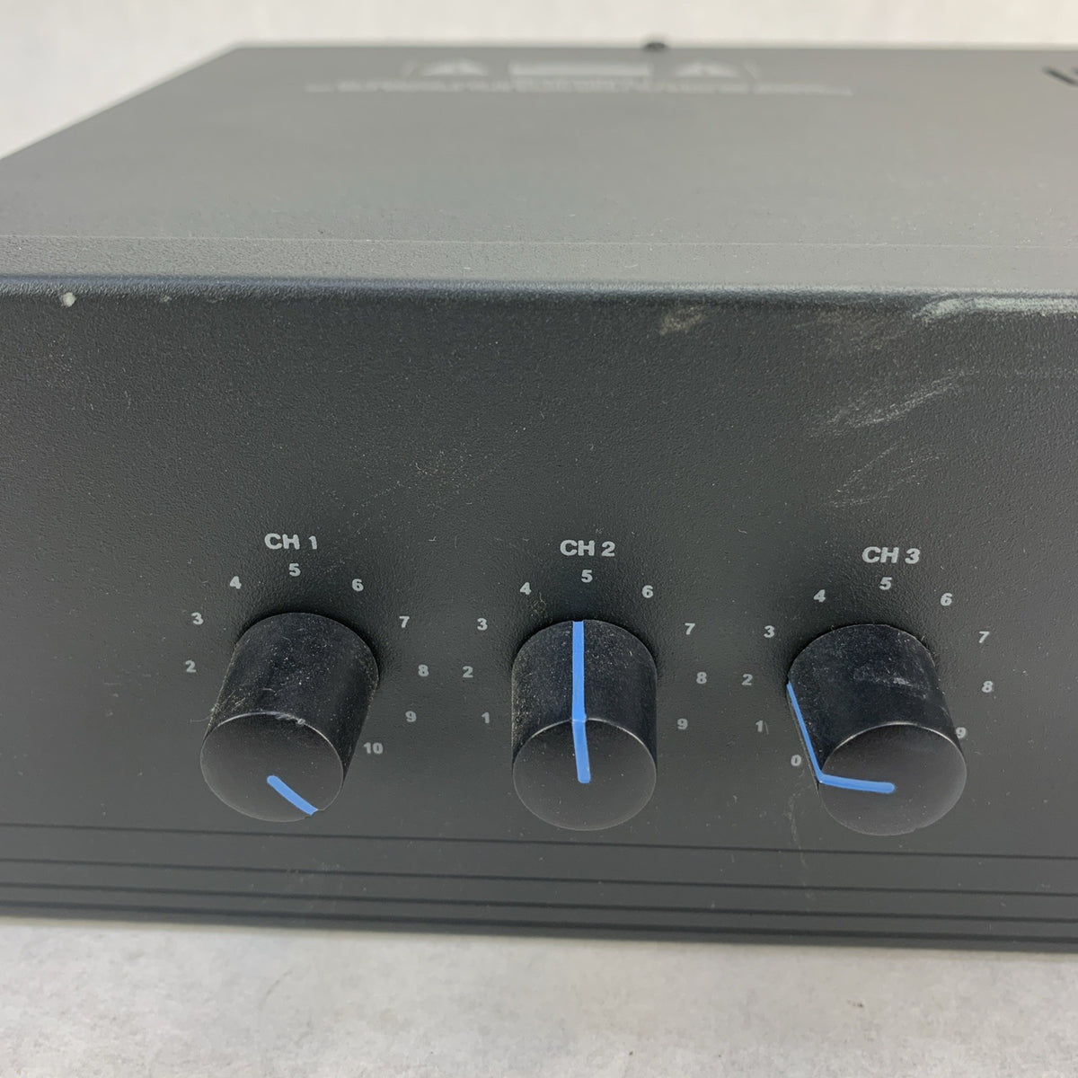 Australian Monitor Installlation Series AMC30 2RU 30W Mixer Amplifier3