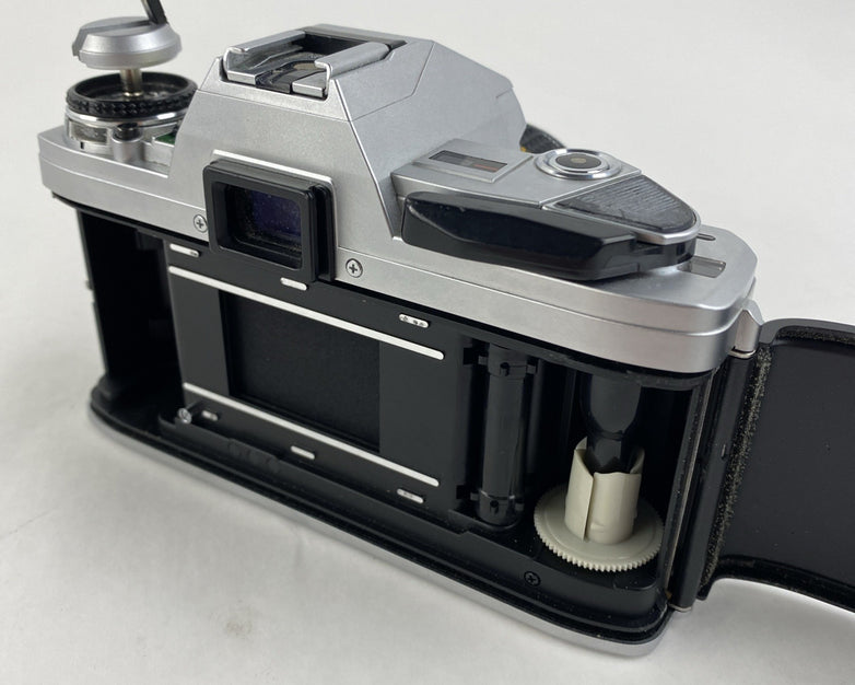 Minolta X-370 SLR Film Camera w/ Minolta 50mm 1:1.7 Lens - Untested Parts