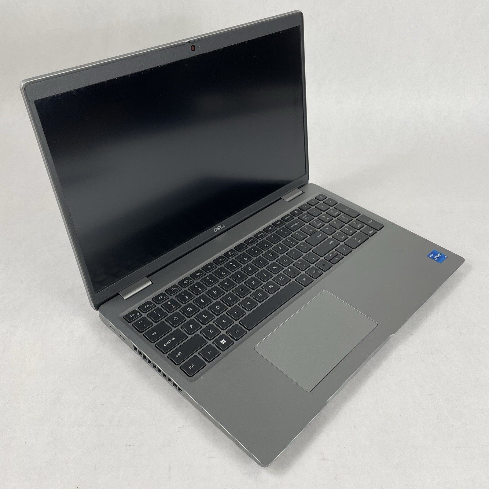 Dell Latitude 5520 15.6" i5-1145G7 2.6GHz 8GB RAM No SSD/OS/AC - Scratched Paint0