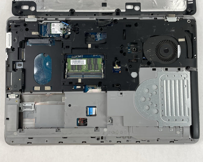 HP ProBook 650 G2 15.6" i5-6200U 2.30GHz 8GB RAM No SSD/OS/AC/Batt - Bad Corner