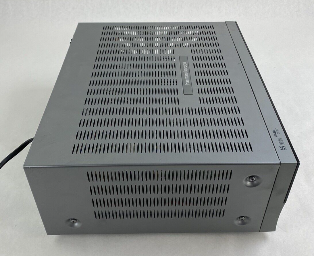 For Parts or Repair Harman Kardon AVR 145 AV Surround Receiver No Remote