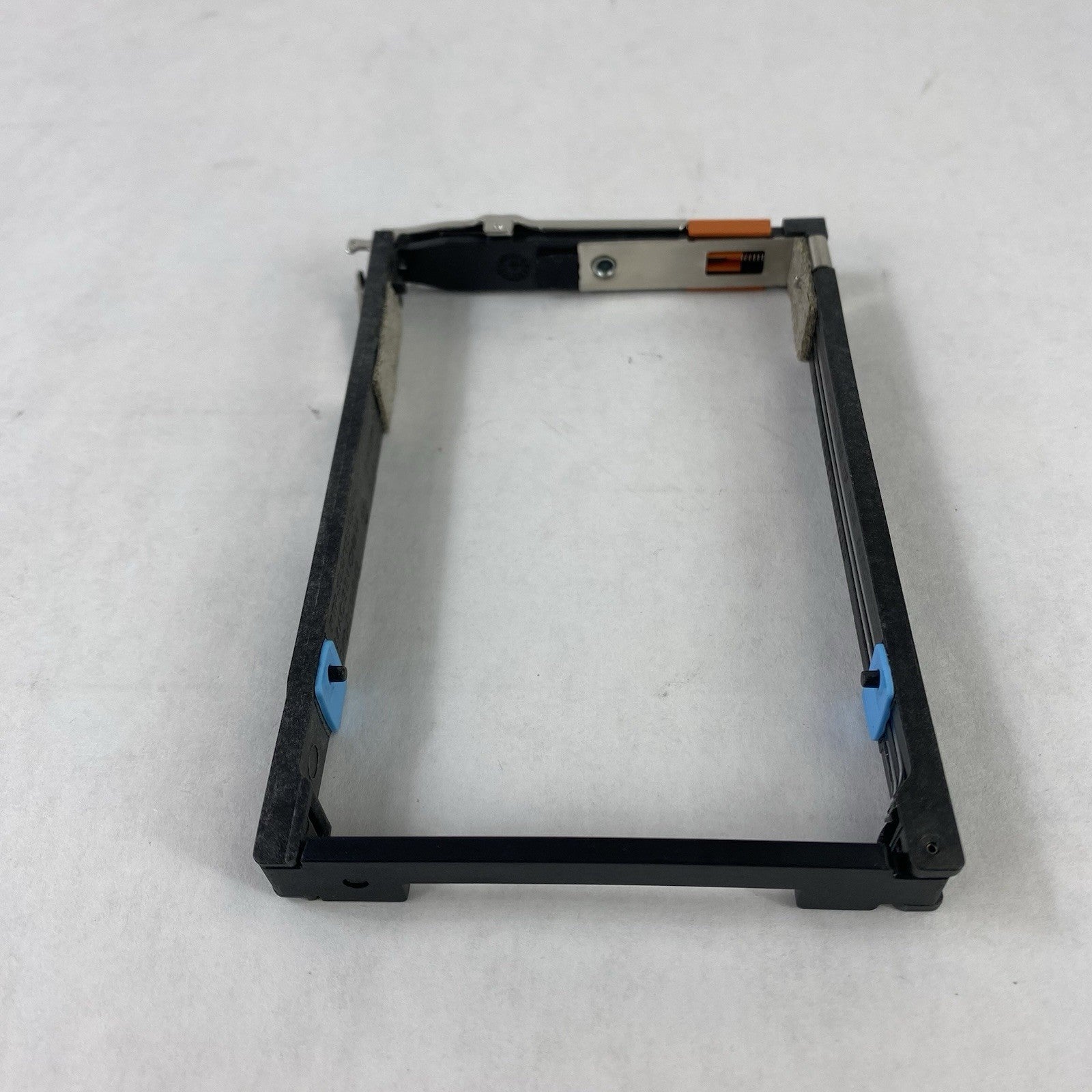 EMC 100-564-417 Protech 2.5" Caddy (Lot of 25)4