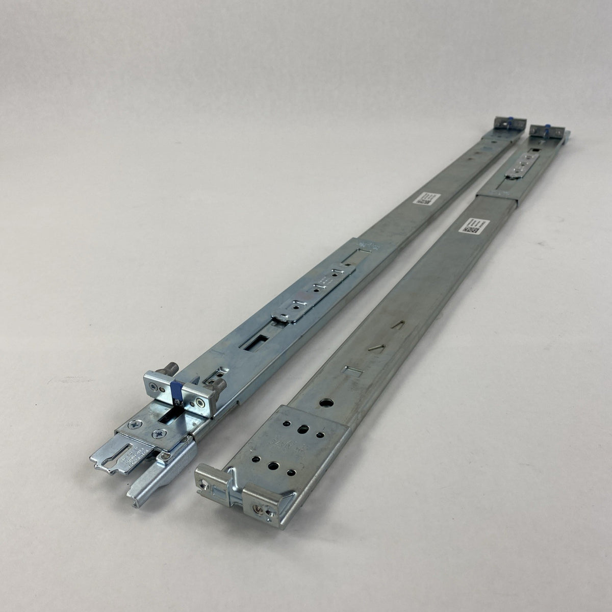 Dell N921J 31.5" Sliding Server Rails for 42U Server Rack0
