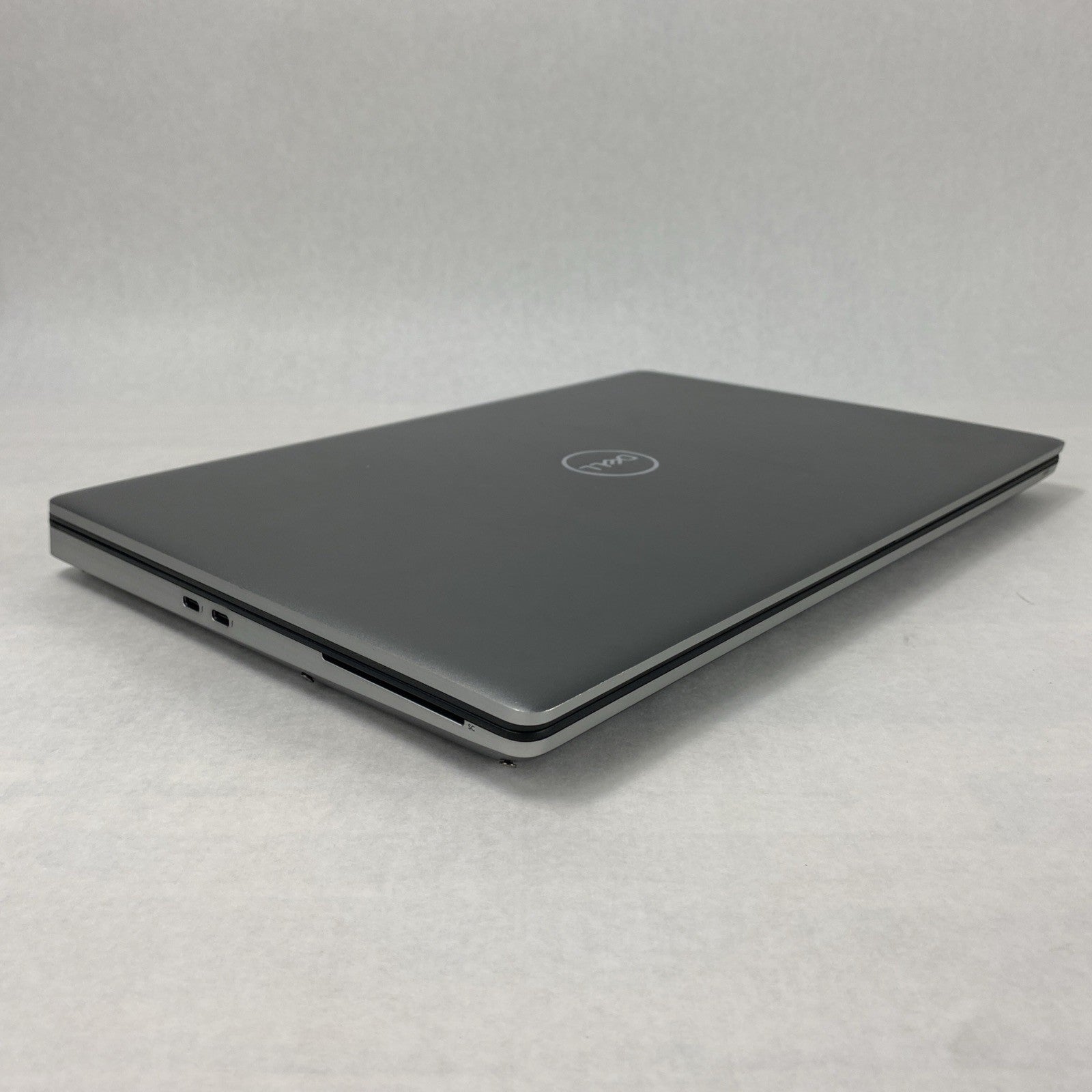 Dell Precision 7560 Intel Xeon W-11855M 3.16GHz 32GB RAM 15.6" No HDD No OS