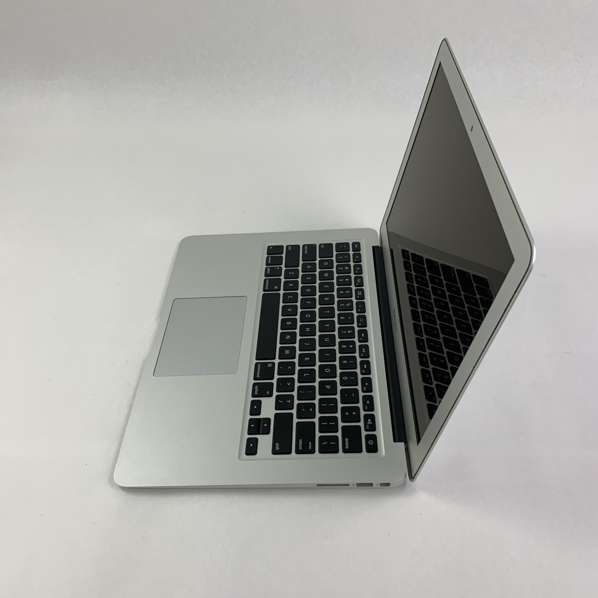 Apple Macbook Air A1466 2017 13.3" 1.8GHz i5 8GB RAM 121GB SSD OS Monterey 12.65