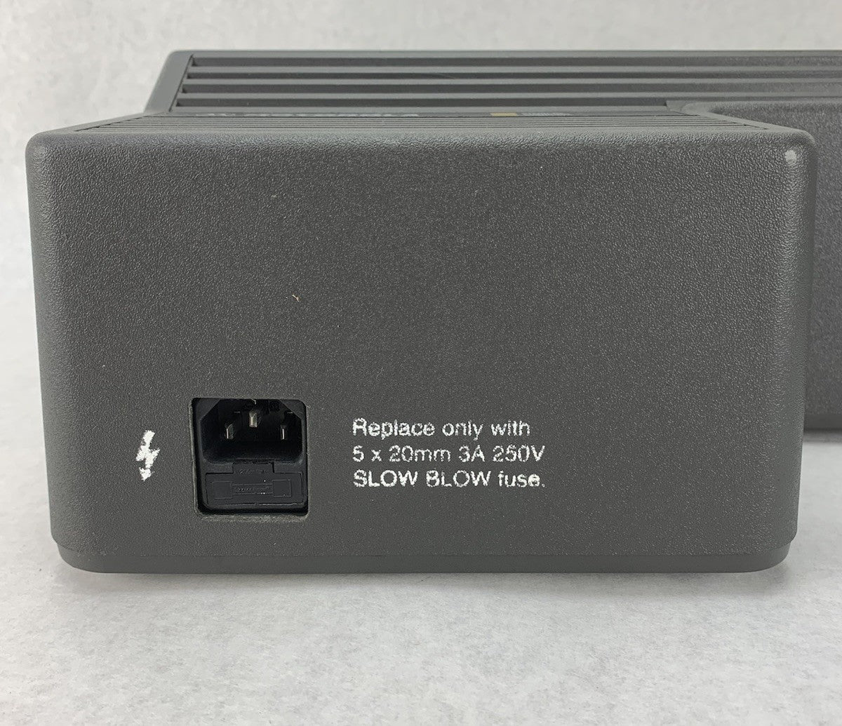 Motorola NTN1177A 6-Bay Radio Battery Charger4