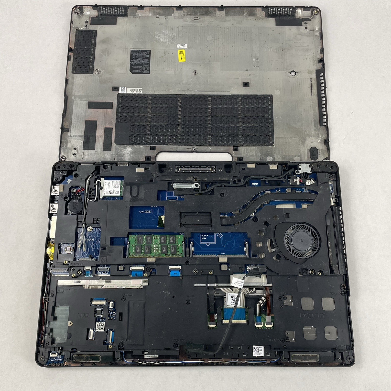 Dell Latitude E5570 15.6" i5-6300U 2.40 GHz 8 GB RAM No SSD/OS/AC/Batt - READ19