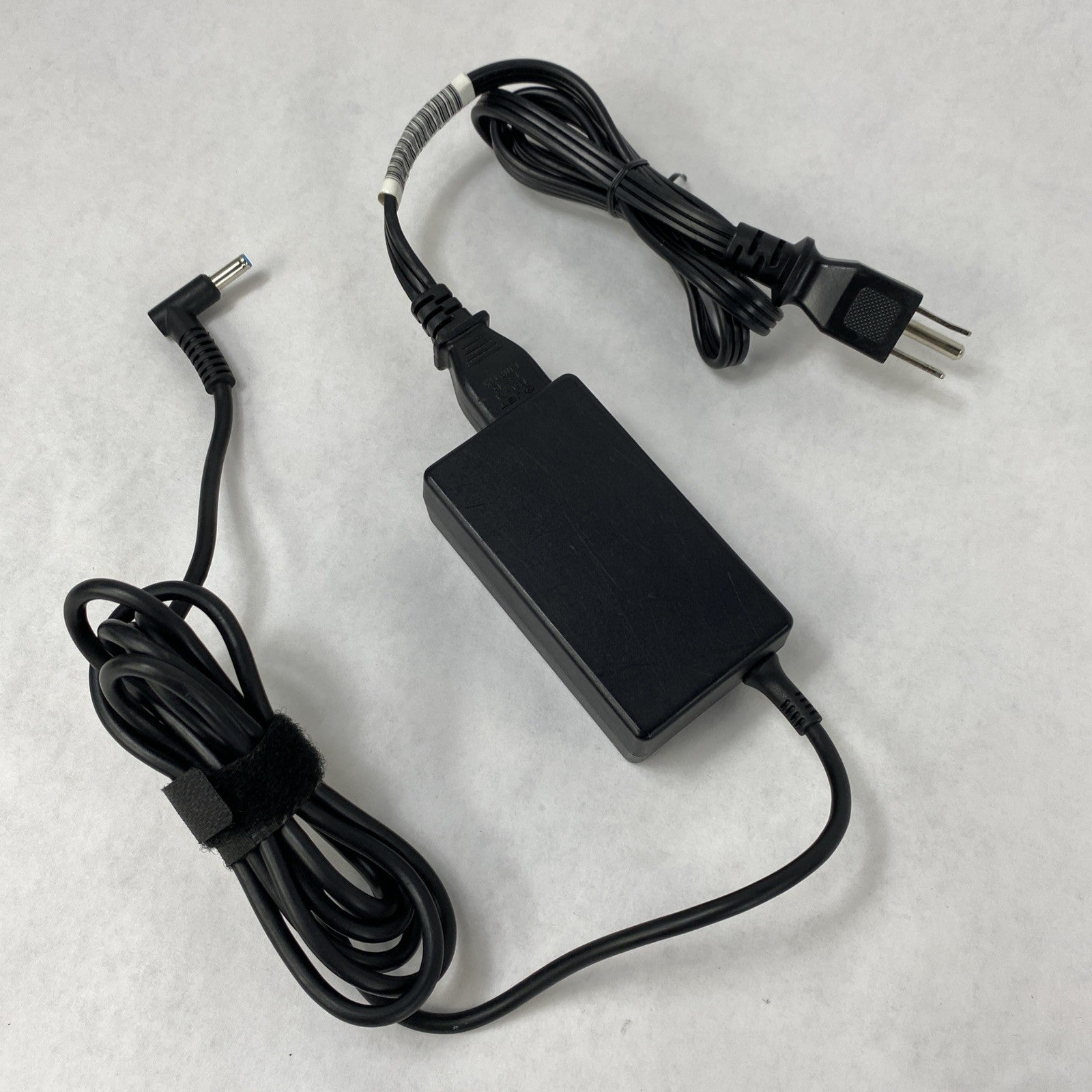HP TPN-DA17 65W 19.5V 3.33A Blue Tip Barrel Laptop AC Adapter (Lot of 6)4