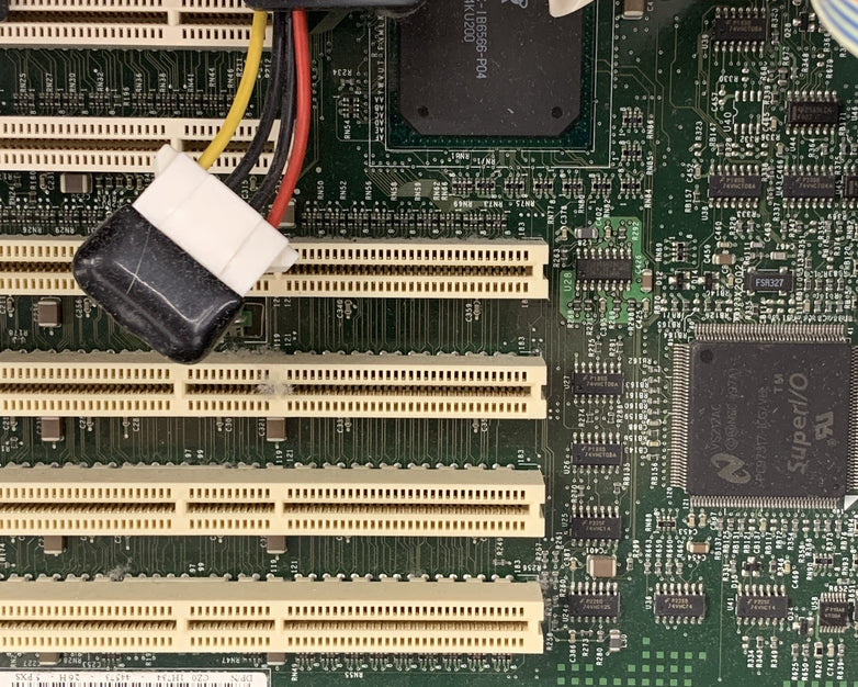 Dell Poweredge 1400 Intel Pentium iii 1.13 GHz 16 GB Ram No OS No HDD No Front