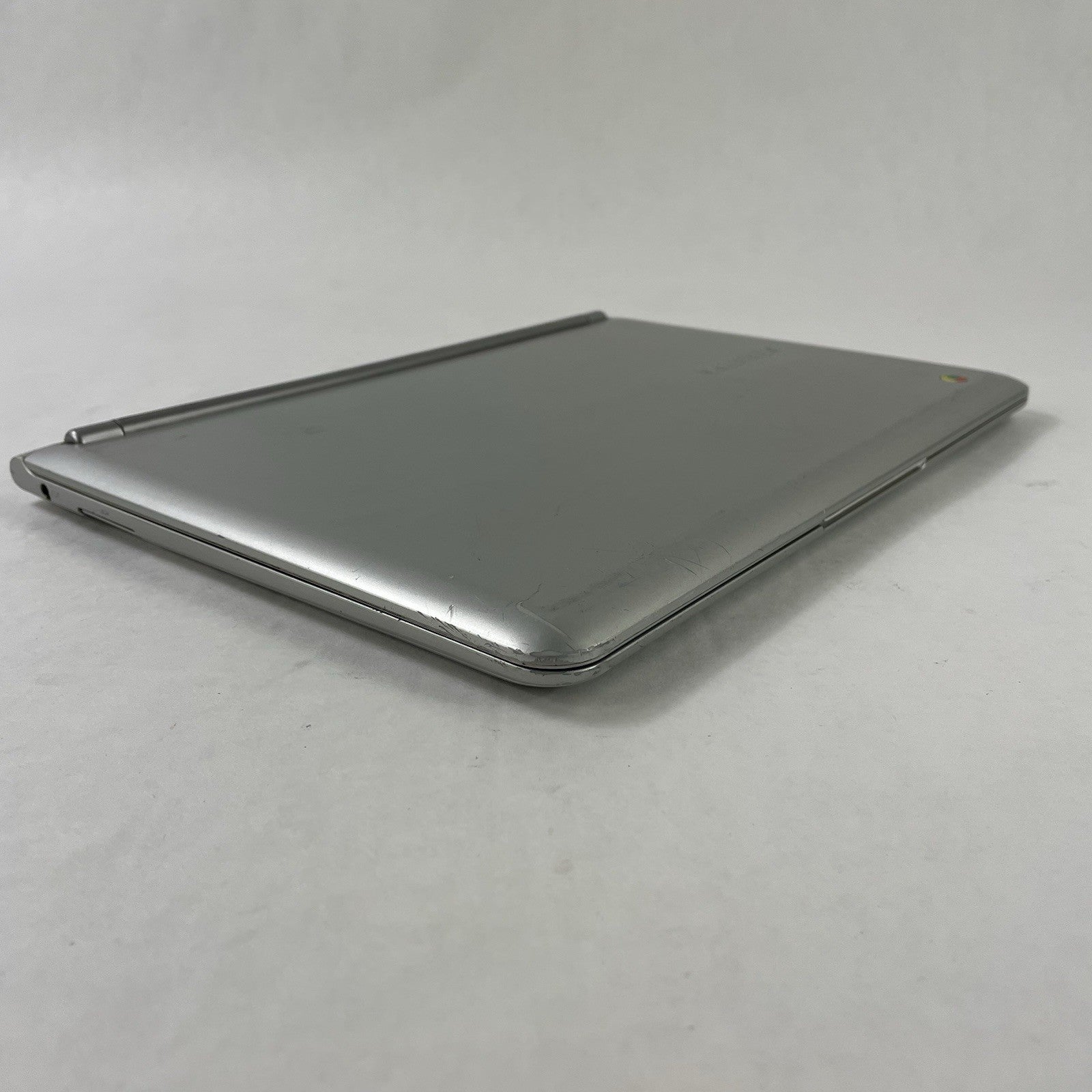 Samsung XE303C12 11.6" ARM V7 rev4 2 GB RAM 16 GB Storage No AC8