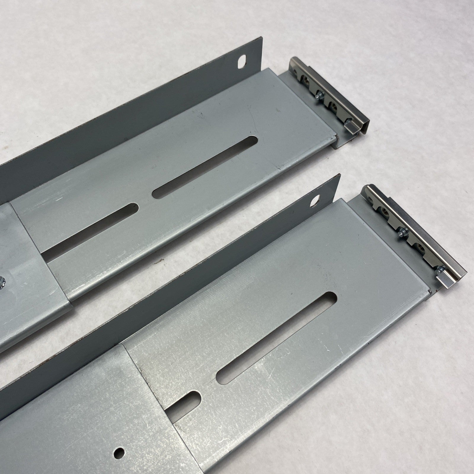 IBM/Lenovo Storwize 45W8837 48W8838 2U Rail Set10